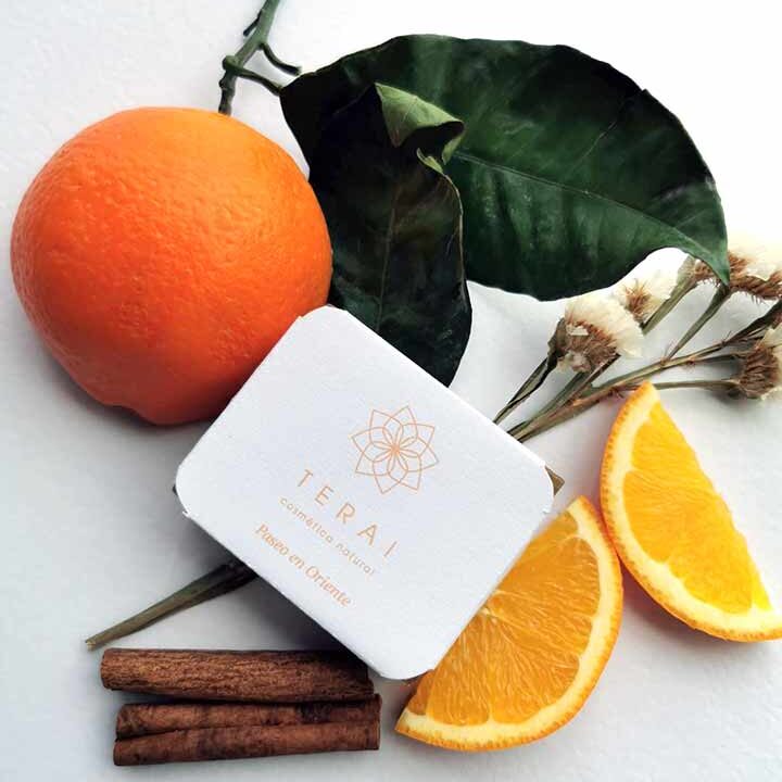 Diseño de identidad de packaging para cosmética