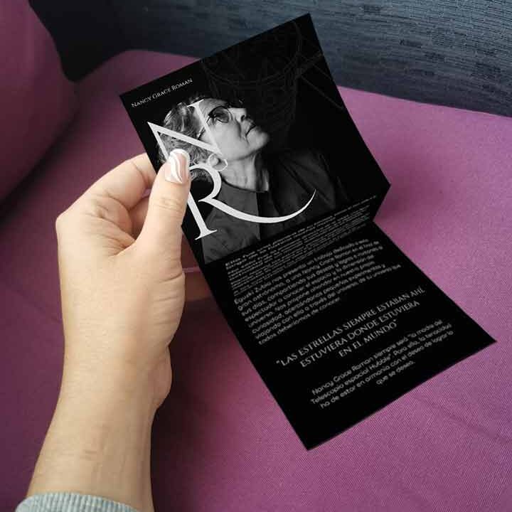 Programa de mano Diseño de identidad visual para obra de teatro Nancy Grace Roman
